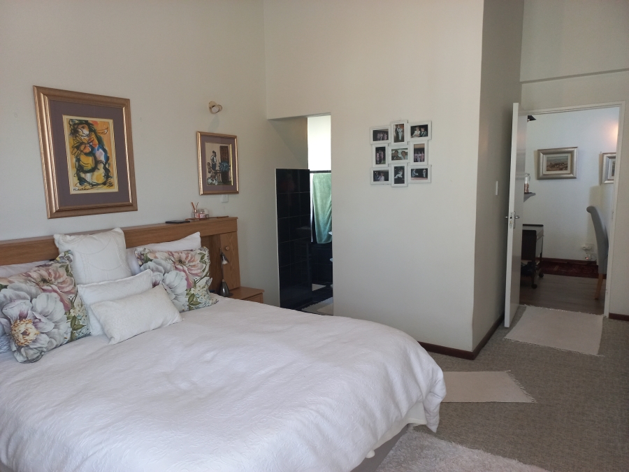 To Let 3 Bedroom Property for Rent in Wavecrest Eastern Cape
